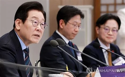 Lee Pushes Semiconductor and AI Investment Initiative